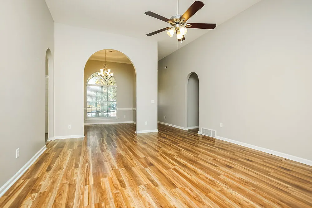3 bed, 2.0 bath, 1856 sqft, $2,930 — Photo 4