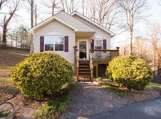 25 Pinecrest Dr, Asheville, NC 28803