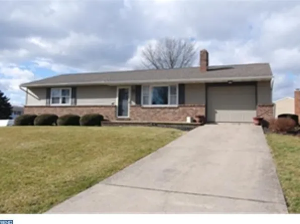 700 N Richmond St, Fleetwood, PA 19522