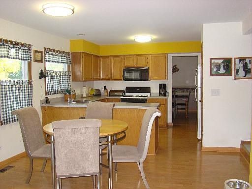 3rd image of 223 Brookwood Ln E