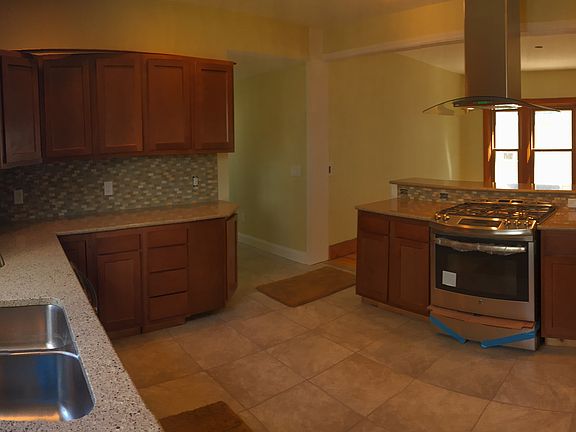 4th image of 69 Hudson St
