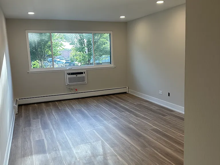5306 N Cumberland Ave #212 — Photo 4