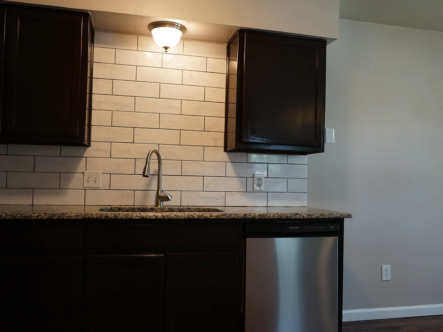 2 bed, 1077 sqft, $1,750 — Photo 4