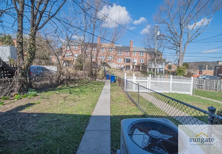 1444 Meridene Dr — Photo 39