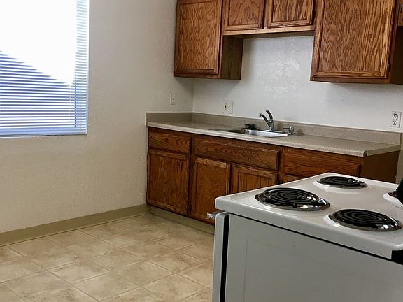 3rd image of 1729 Madrone Ave