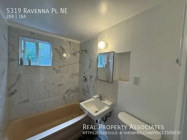 5319 Ravenna Pl NE — Photo 8