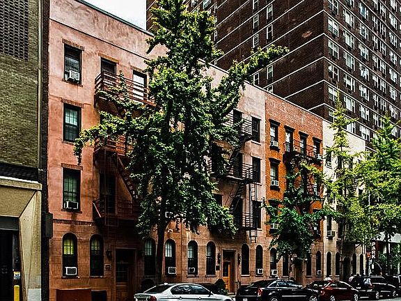 2nd image of 237 E 54th St APT 2A