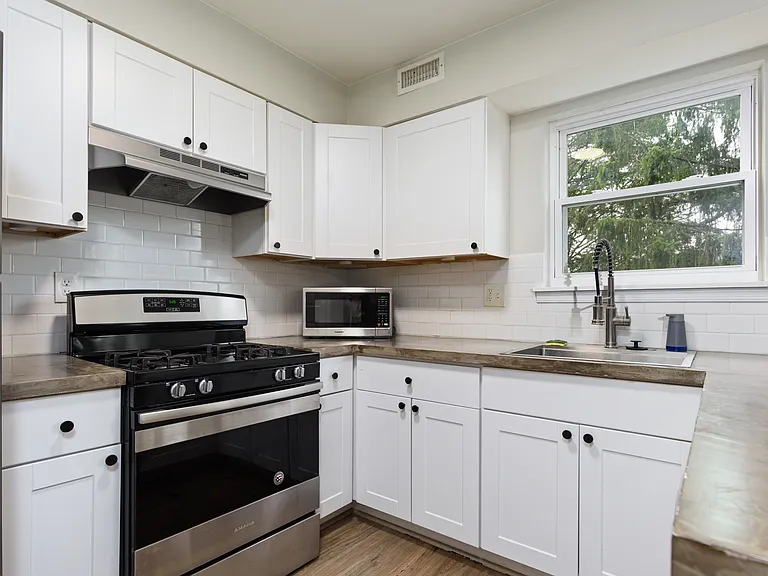 6126 Spring Knoll Dr — Photo 8