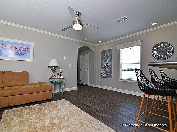 5th image of 83 Glen Knoll Dr