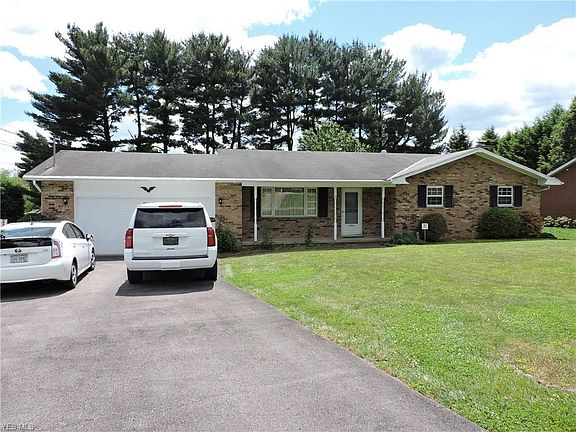 2nd image of 305 Chamberlain Dr