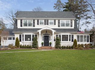 91 Brooks St, Garden City, NY 11530