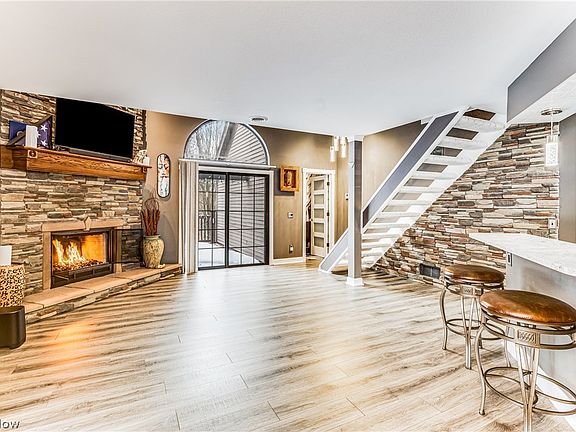 3rd image of 4032 Saint Andrews Ct APT 1