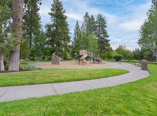 19665 Aspen Ridge Dr, Bend, OR 97702