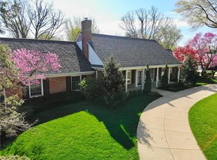 10111 Pawnee Ln, Leawood, KS 66206