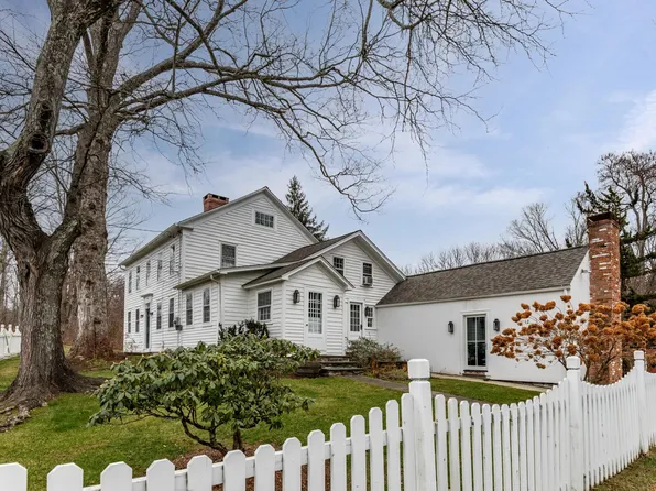 12 S Kent Rd, Gaylordsville, CT 06755