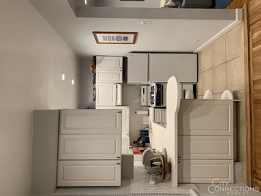 Rented by City Connections Realty | media 14