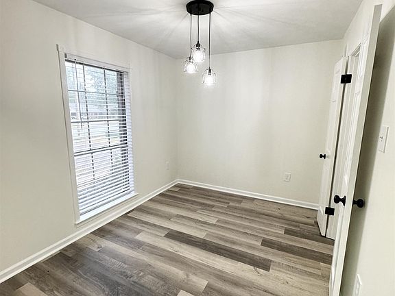 4th image of 2081 Hampton Hill Dr