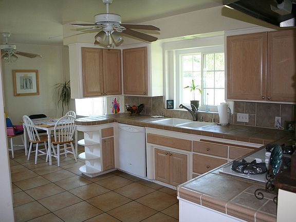 5th image of 2665 E Charlinda St