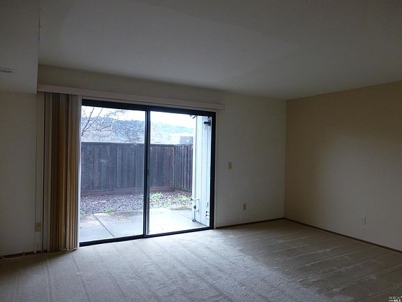 3rd image of 109 Elbridge Ave APT B