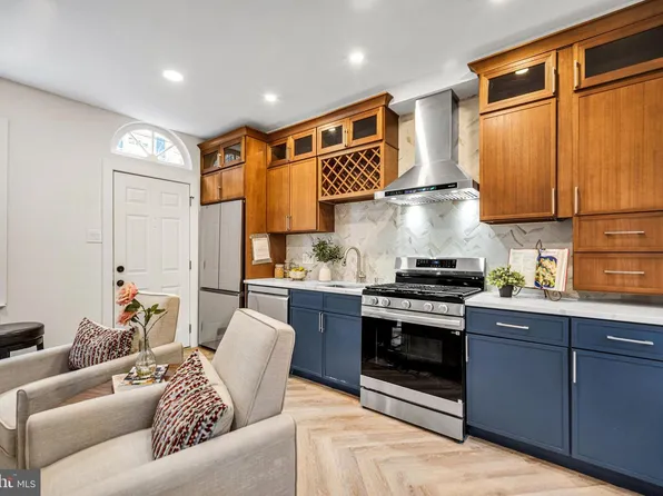 1629 Waverly St, Philadelphia, PA 19146