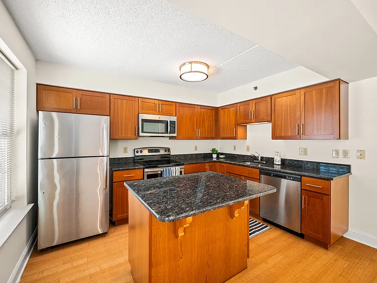 Chaddwell Apartments — Photo 8