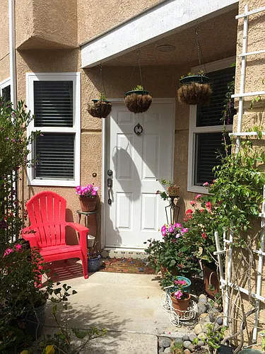 1207 Manzanita Way Photo 1