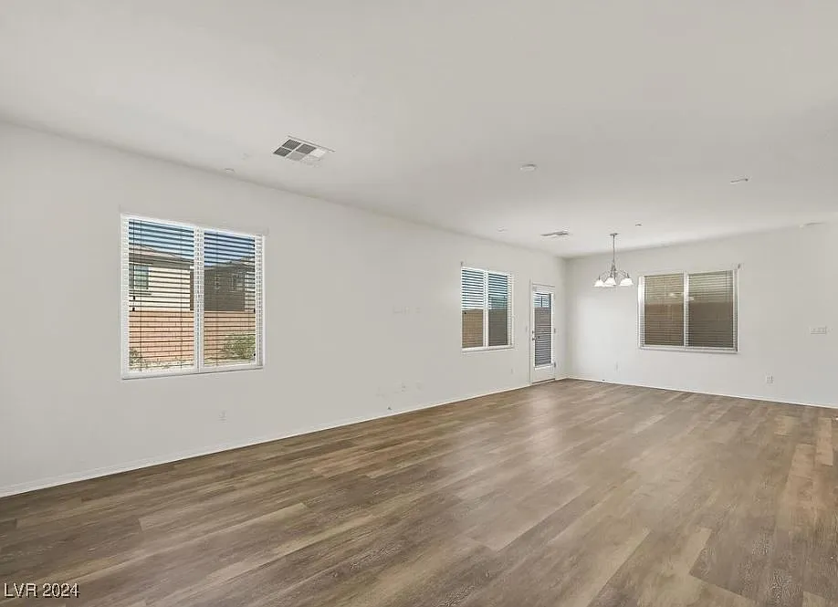 4 bed, 2.5 bath, 1786 sqft, $2,195 — Photo 4