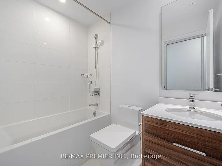 488 University Ave #3201 — Photo 16