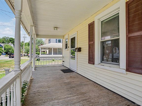 4th image of 8 Eastview Avenue