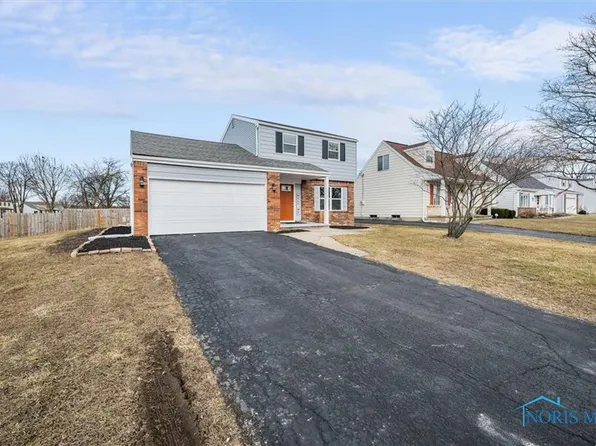 914 Carol Cir, Rossford, OH 43460