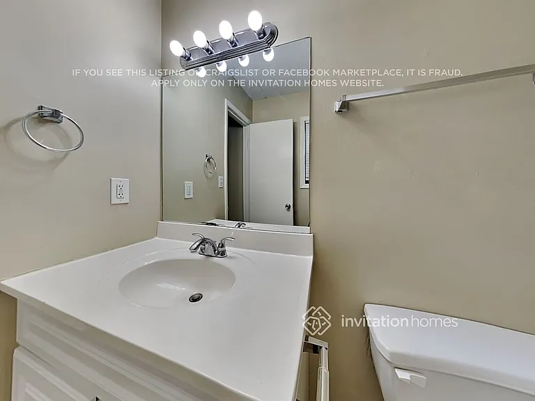 4026 Leicester Dr NE — Photo 17