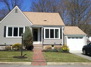 11 W Sigourney St, Lynn, MA 01905