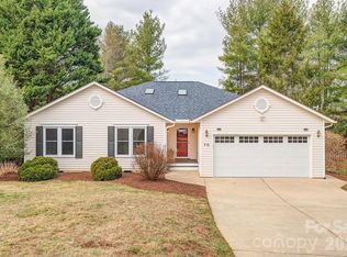 70 Forest Lake Dr, Asheville, NC 28803