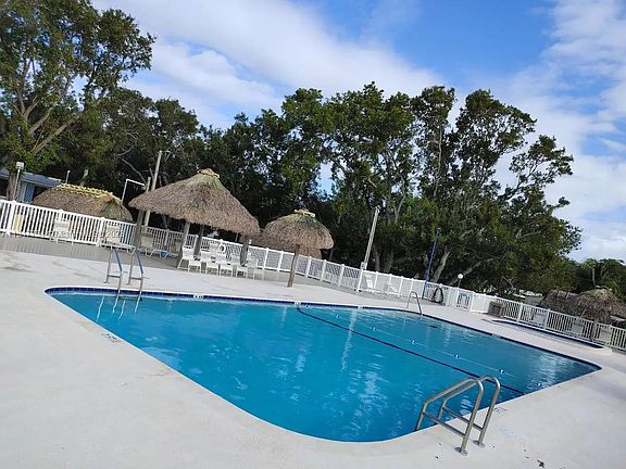 2nd image of 101551 Overseas Hwy #32