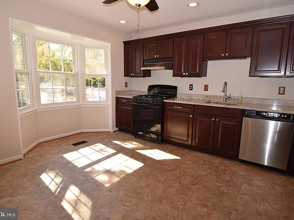 5th image of 14518 Eddy Ct