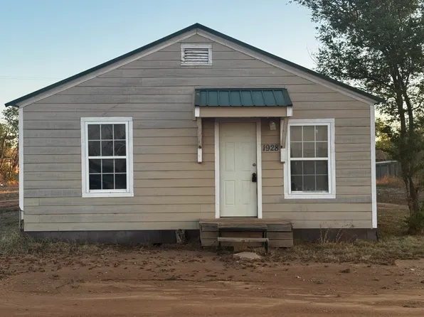 1928 S 6th St, Tahoka, TX 79373