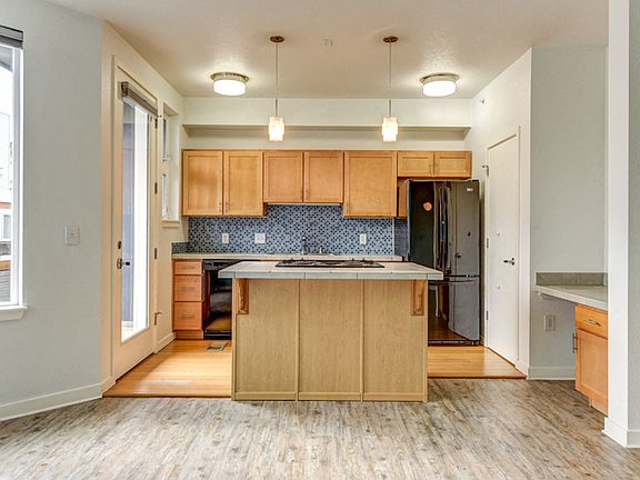 2850 E. College Avenue #304 Kitchen