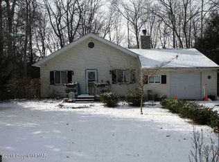 2151 Vacation Ln, Pocono Summit, PA