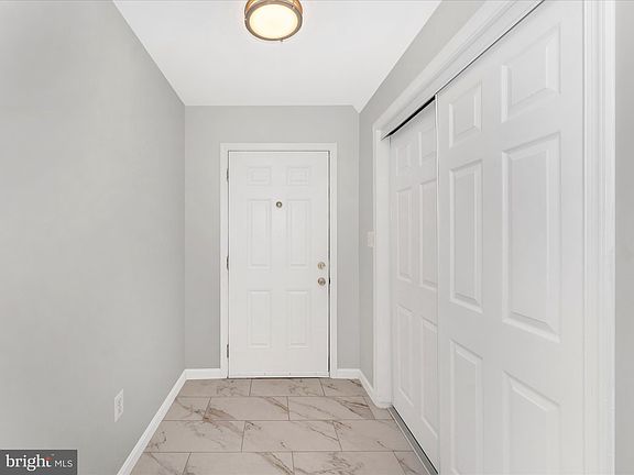 3rd image of 819 Monet Dr