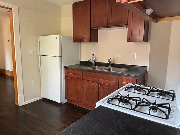 2nd image of 2527 10th Ave S APT 1