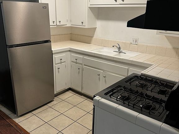 2nd image of 617 N Orange Dr #107