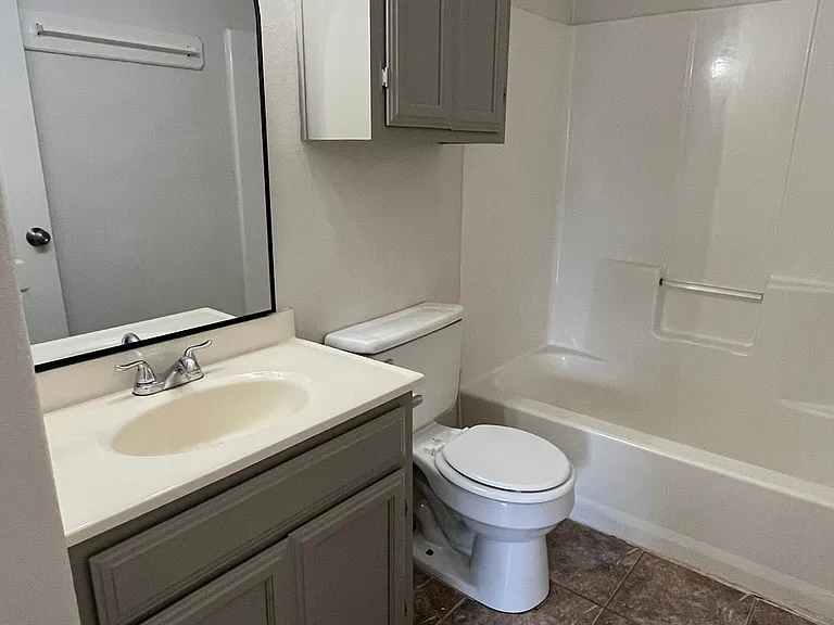 955 Live Oak Cir #C — Photo 8