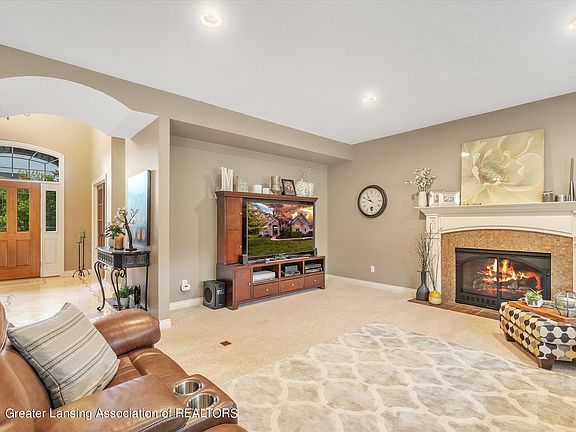 3rd image of 6034 Sleepy Hollow Ln