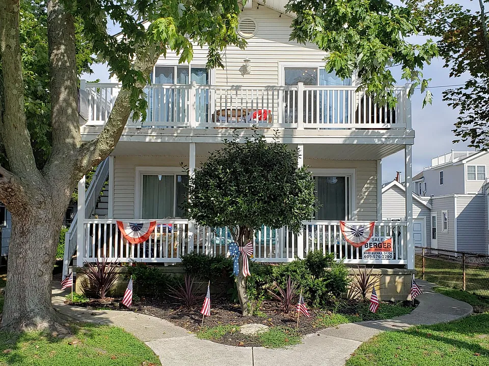 1250 Bay Ave #2