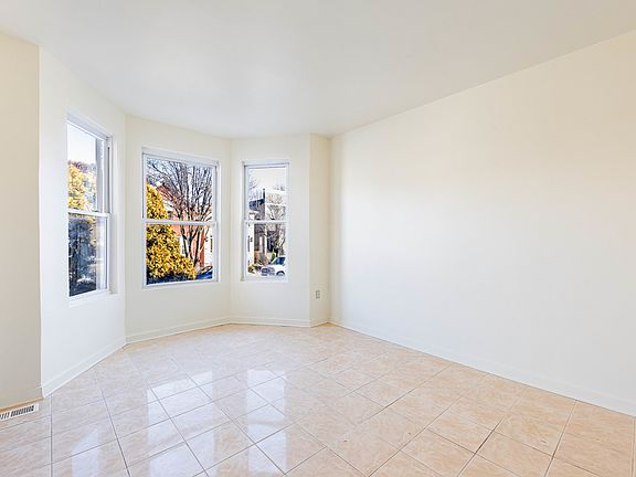 4th image of 3748 S Parnell Ave