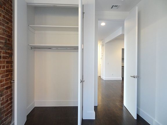 4th image of 3019 Tilden Ave