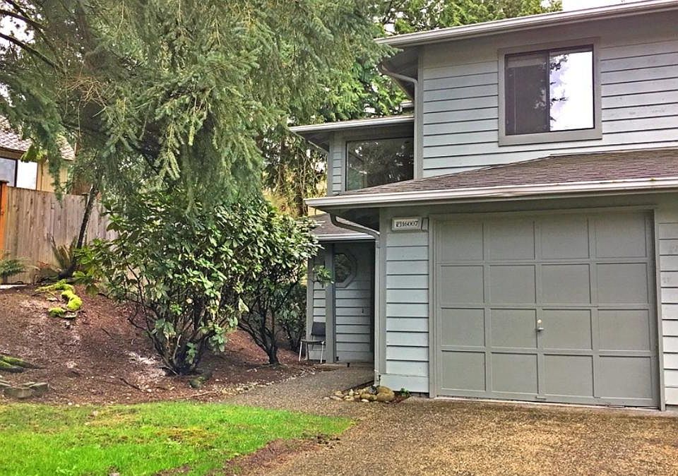 End-unit Townhome with only 1 shared wall and lots of nice t