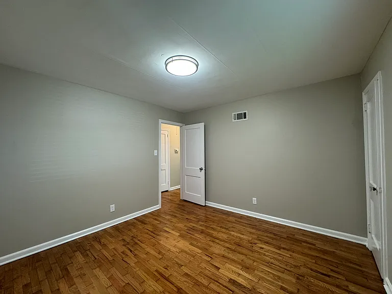 934 SW Anderson Ter — Photo 13