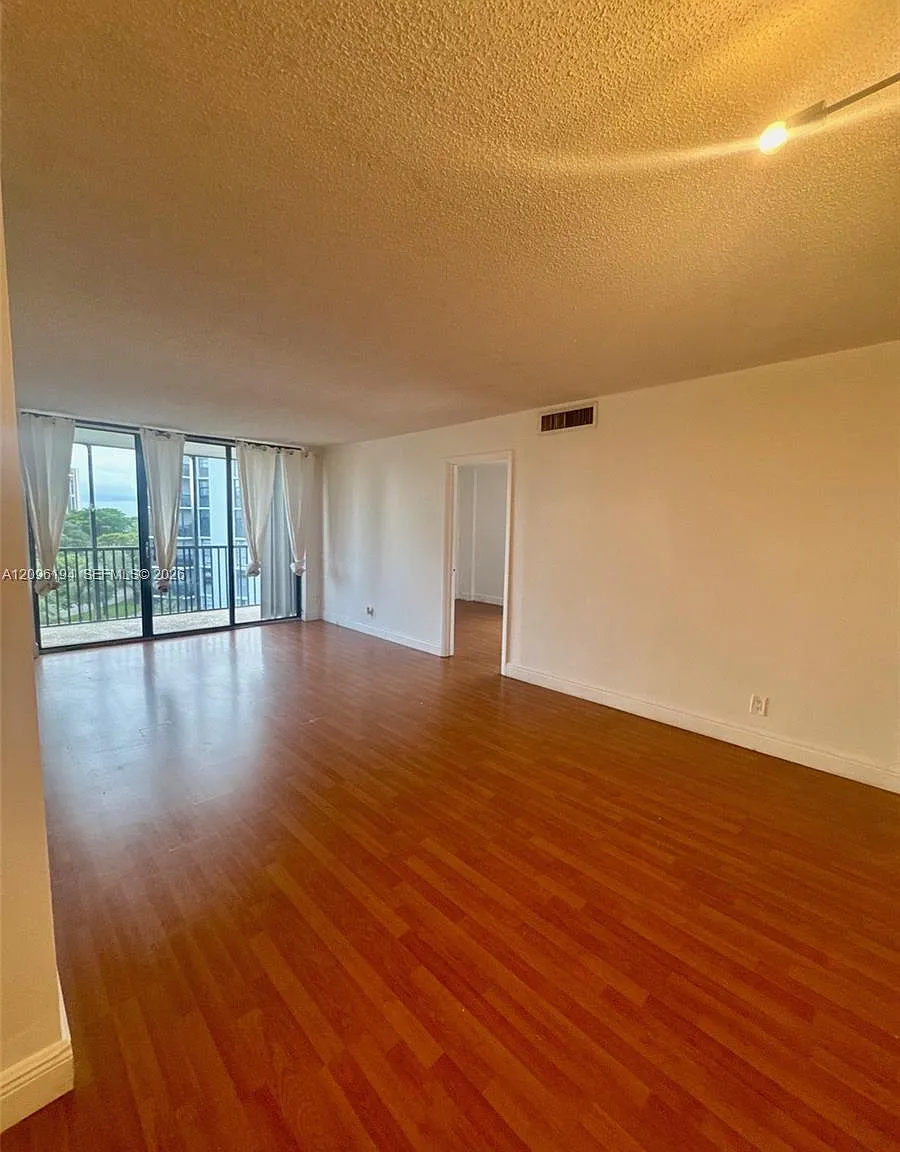 Ensenada Condo Bldg E-Ii — Photo 1