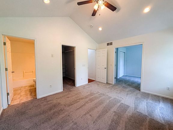 4th image of 7476 Hampton Ln